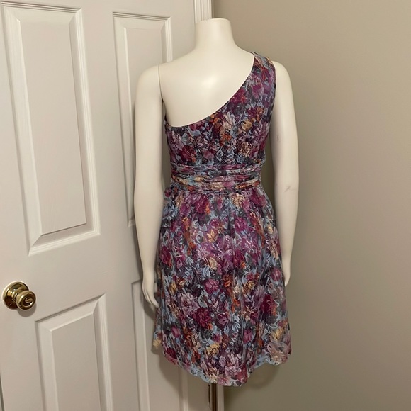 Gianni Bini Size 2 purple floral one shoulder lace cocktail dress - Picture 4 of 5